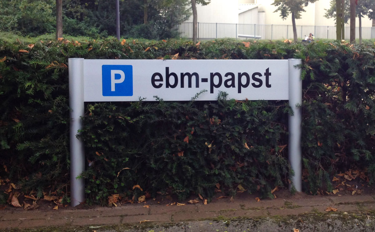 Signz-Belettering-Ebm-Papst-Bewegwijzering-002